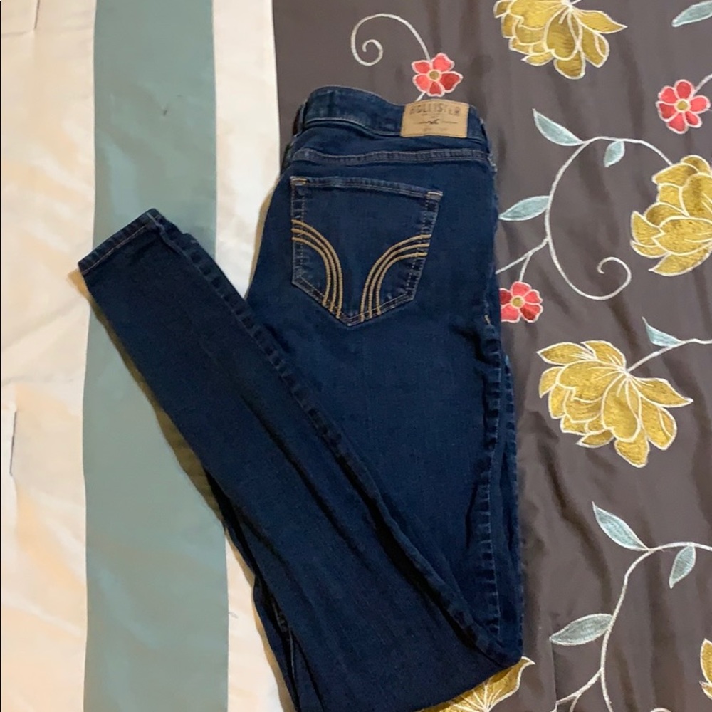 Hollister size 7 regular or 28W 31L